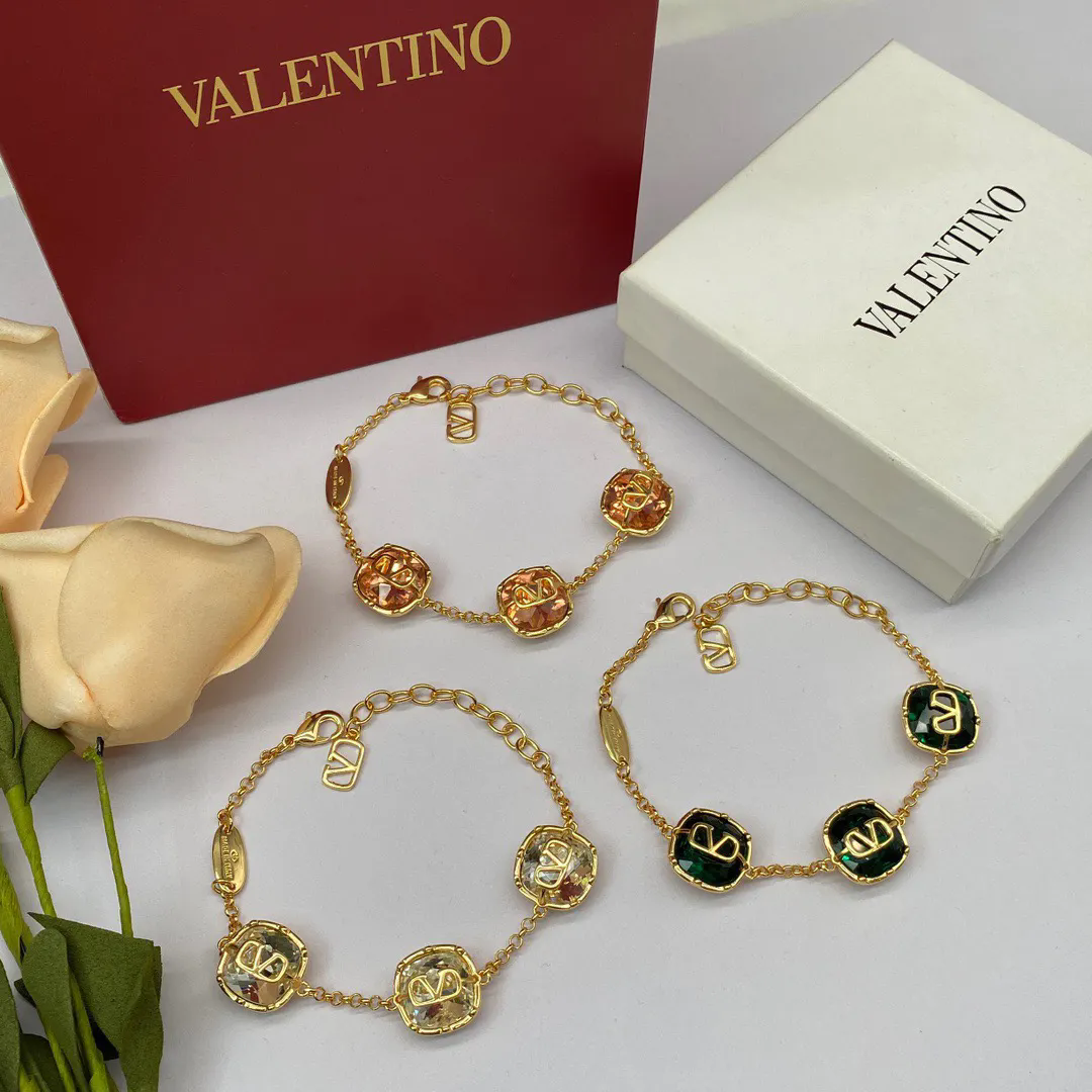 Luxury Designer Letter V Charm Pearl And Diamond Bracelet With Metal Crystal Pearl And Diamond