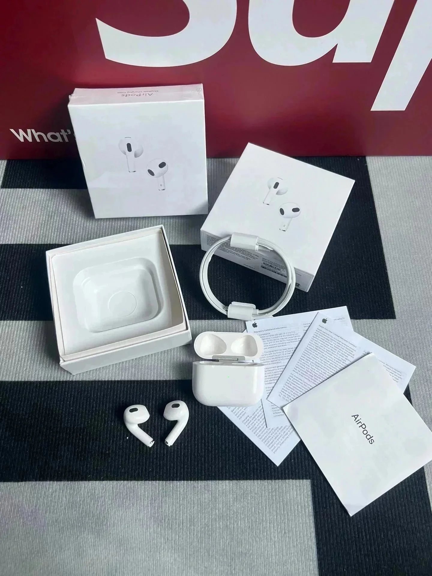 Apple AirPods(3rd generation) with MagSafe Charging