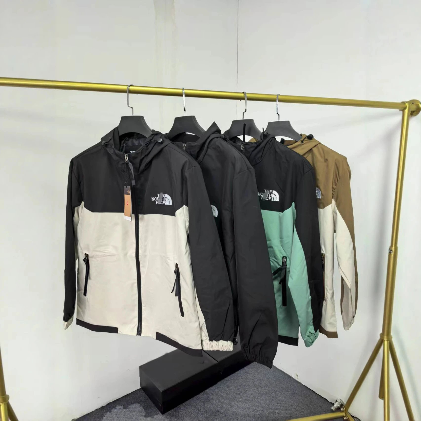 The North Face Lightweight Windbreaker Jacket for Men and Women