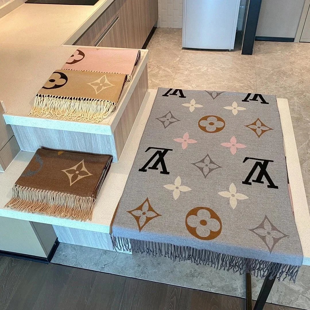 Luxury Monogram Pattern Wool Scarf for Women and Men