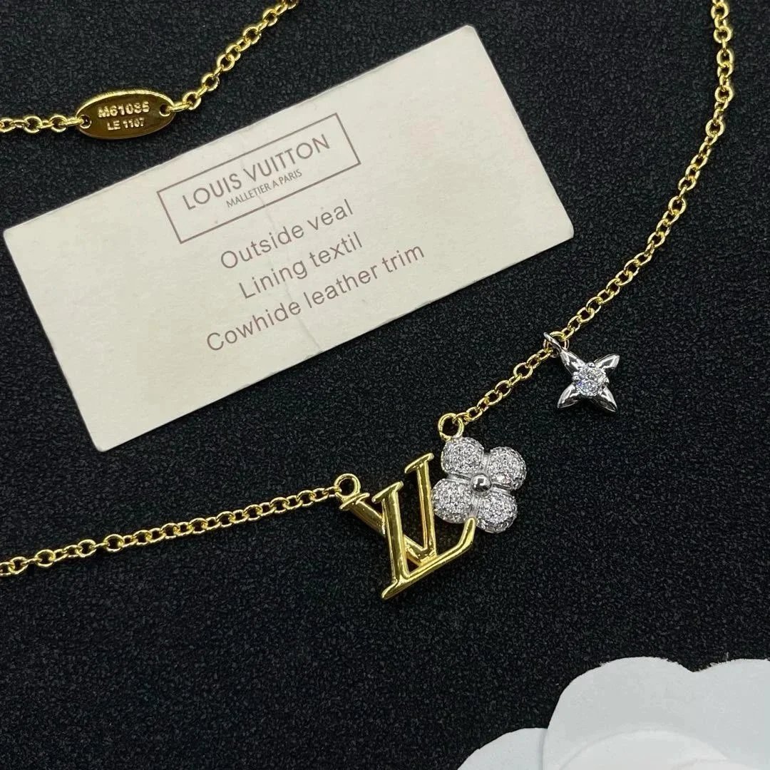 Louis Vuitton LV Monogram Flower Star Pendant Necklace Gold Chain Jewelry