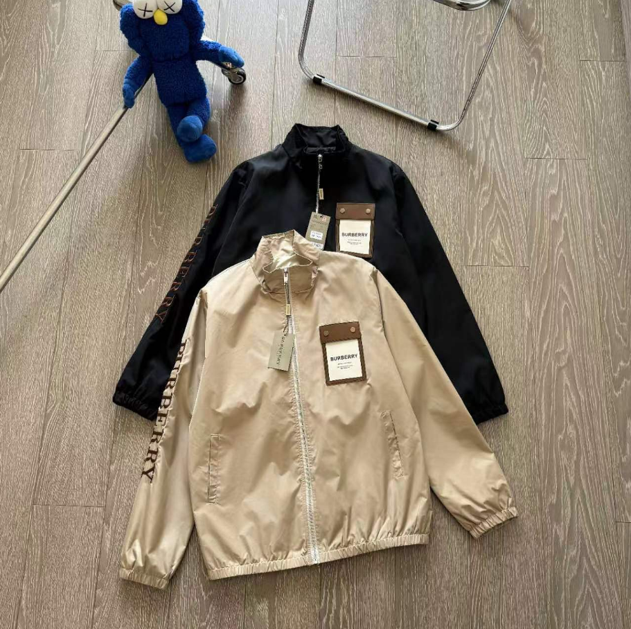 Burberry Lightweight Nylon Jacket for Men and Women