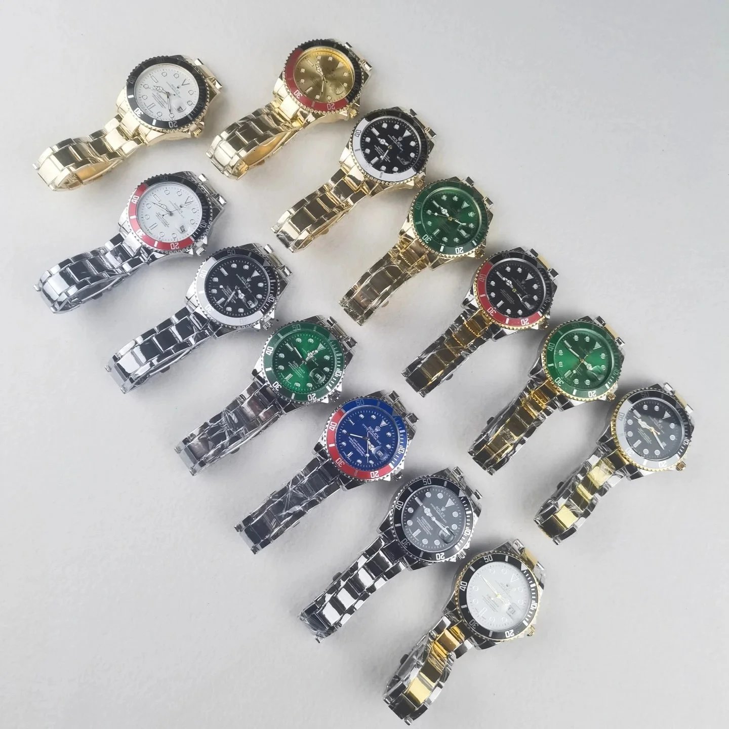 Luxury Stainless Steel Men's Watch with Rotating Bezel and Date Display