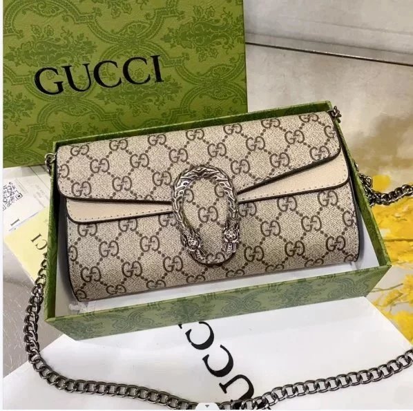 Gucci GG Supreme Chain Shoulder Bag Beige