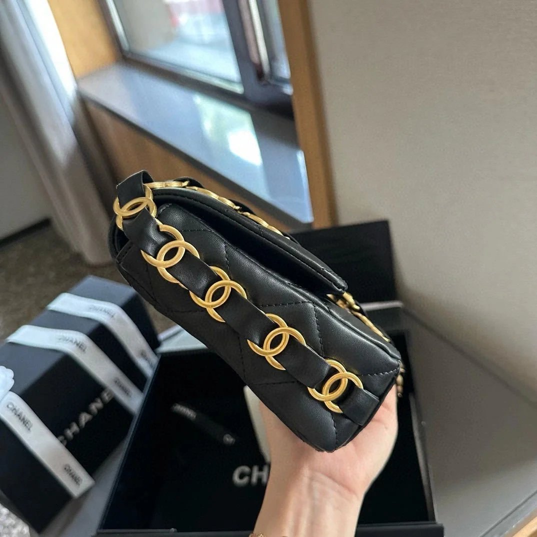 Chanel Black Quilted Leather Shoulder Bag with Gold Chain