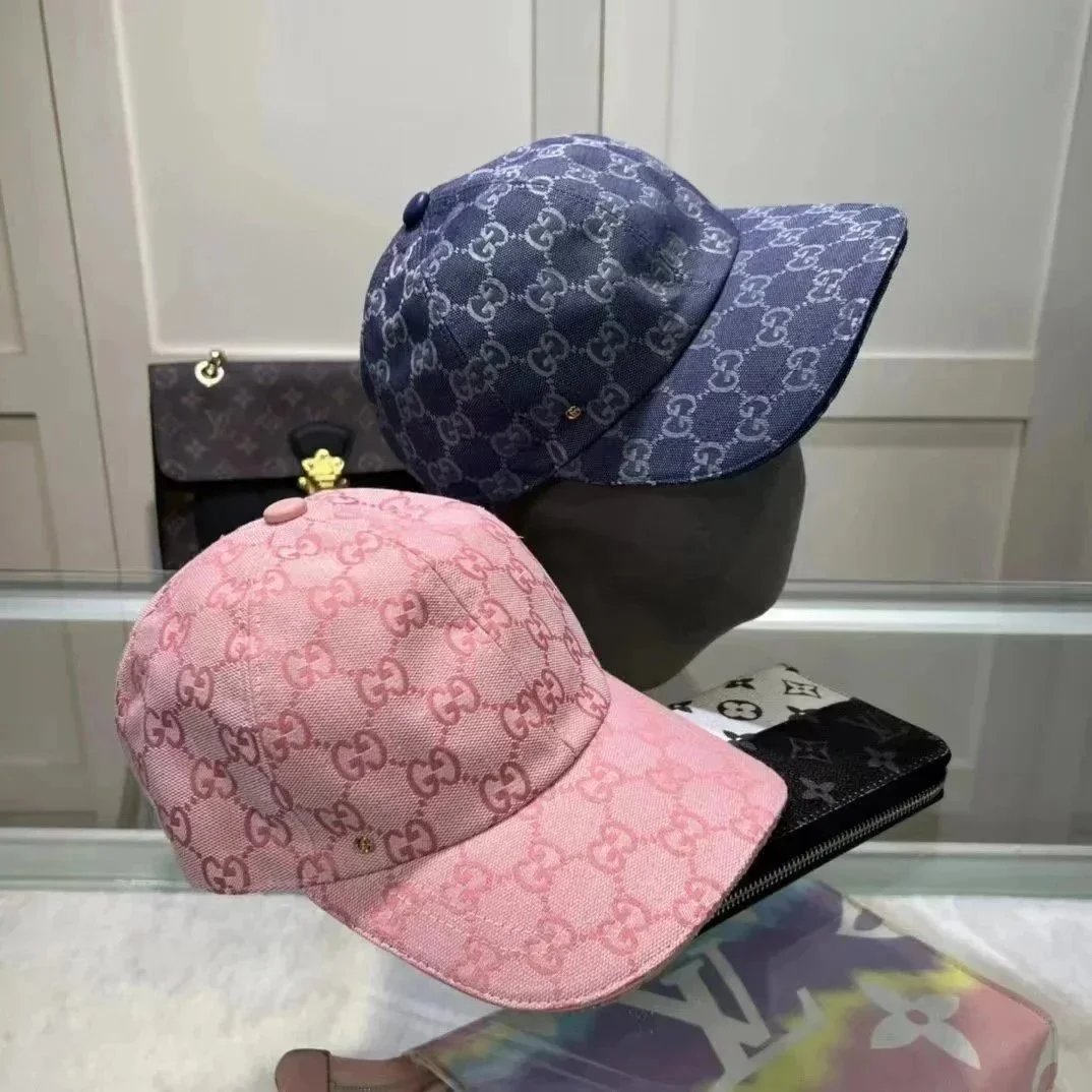 Gucci GG Supreme Pattern Baseball Cap for Women and Men